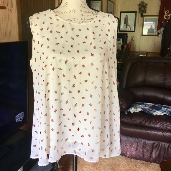 Forever 21 Tops - Forever 21 cream and floral with draped back shirt